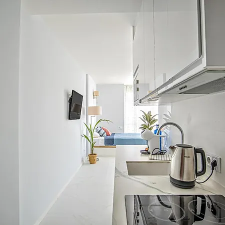 Apartment Elegant With Pool And Seaview *